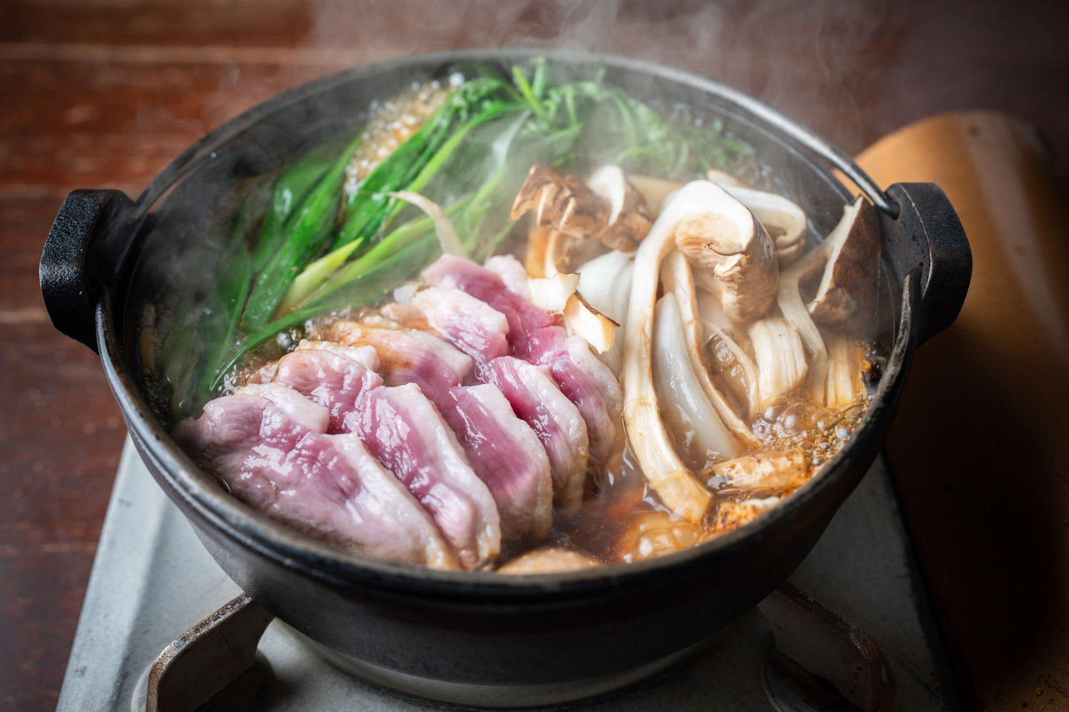 鴨すき 河内鴨と松茸のすき焼き