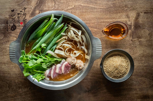 鴨鍋セット　取り寄せ　鴨鍋　河内鴨のお鍋　母の日　父の日　お歳暮　お中元　ギフト　贈り物　鴨料理　鴨肉　鴨の肉　ツムラ本店　ごま鍋　ごま油　すりごま