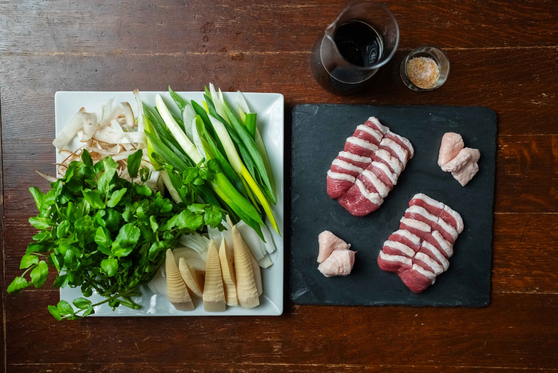 【5月中旬まで】［鴨すき・関西風］春限定　河内鴨とクレソン、新玉ねぎと筍のすき焼き　　藤乃工房謹製 生二八そば付　.