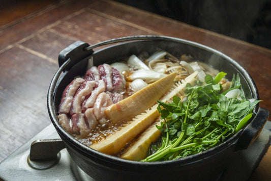 鴨すき｜河内鴨とクレソン、新玉ねぎと筍のすき焼き